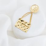 Chanel Vintage Brosche Flap Bag