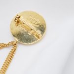 Chanel Vintage Brosche Flap Bag