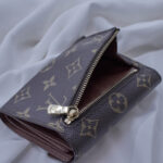 Louis Vuitton portemonnaie koala Monogram