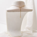 Louis Vuitton ESSENTIAL V HALSKETTE