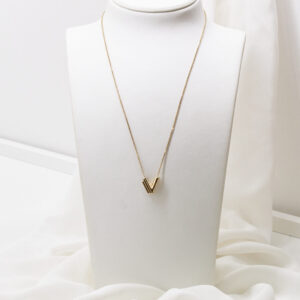 Louis Vuitton ESSENTIAL V HALSKETTE