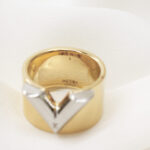 Louis Vuitton ESSENTIAL V RING