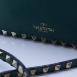 Valentino Grün Rockstud